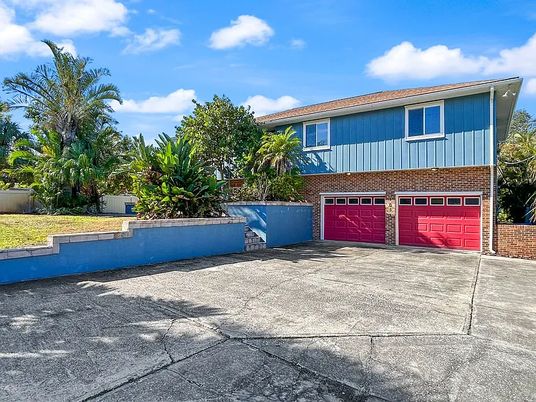 3033 Pineview Dr — Photo 1
