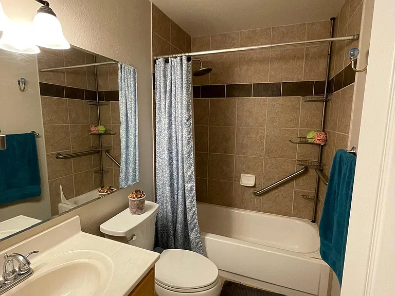 770 W Moorhead Cir #C — Photo 18