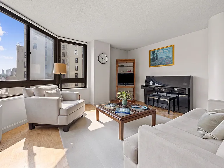225 W 83rd St #10Z — Photo 2