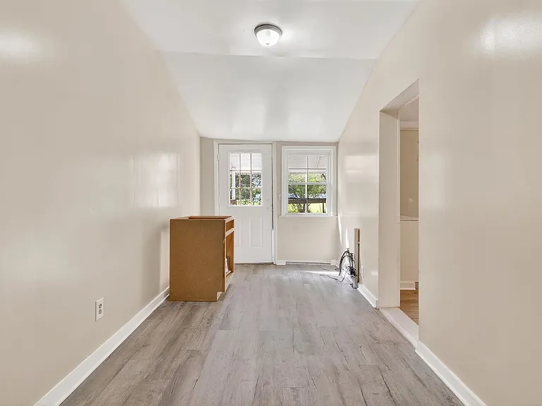 409 Meadow Rd — Photo 17