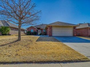 4217 Snowy Owl St, Norman, OK 73072