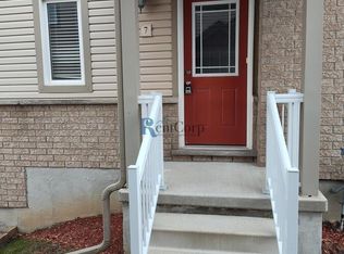 10 Foxglove Cres #7-1, Kitchener, ON N2E0E1