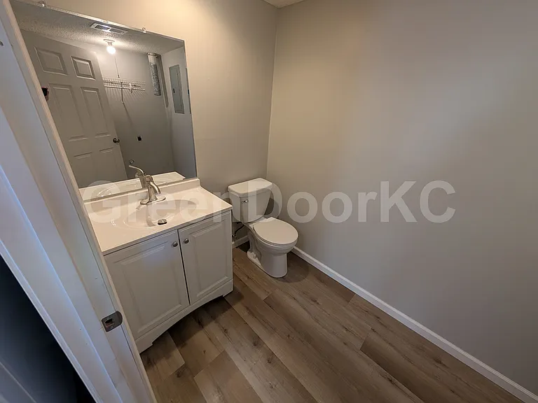 16520 W 141st St — Photo 10