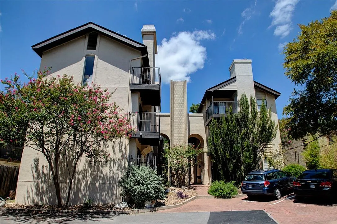 1 bed, 1.0 bath, 450 sqft, $1,095 — Photo 1
