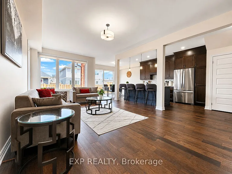 137 Susan Dr — Photo 6