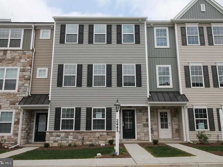 2445 Spring Water Cir — Photo 1