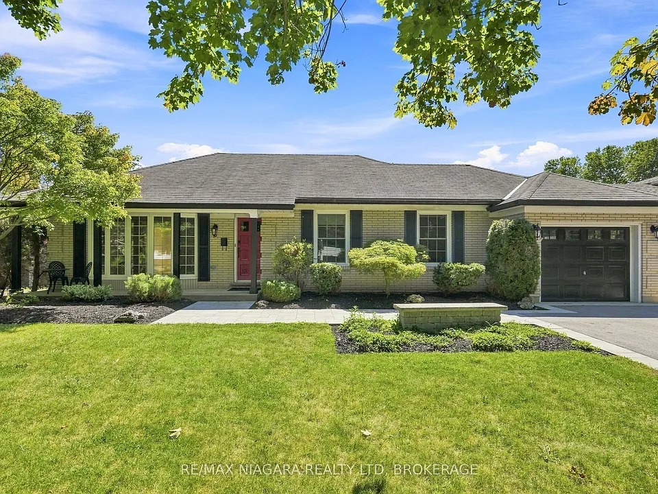 6 Royal Oak Dr