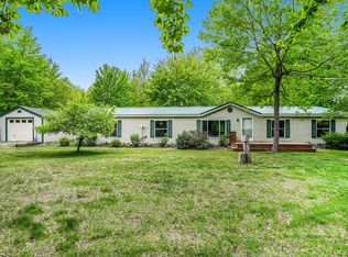 1043 S 160th Ave, Hesperia, MI 49421