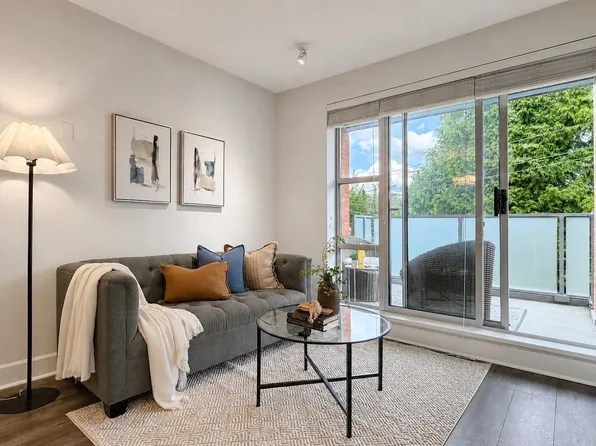 3811 Hastings St #403, Burnaby, BC V5C 6V2