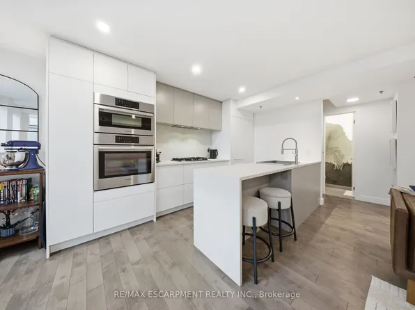 127 Queen St E #Townhouse 1, Toronto, ON M5C 1S3