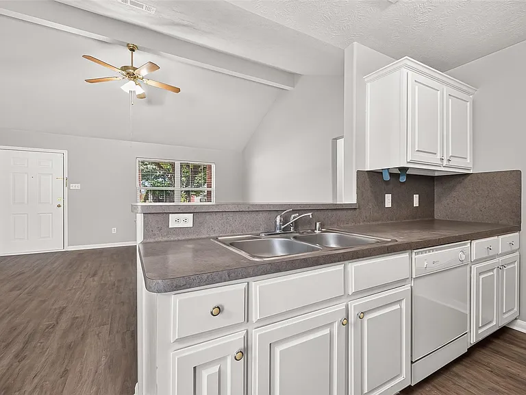 16200 Sun View Ln — Photo 8