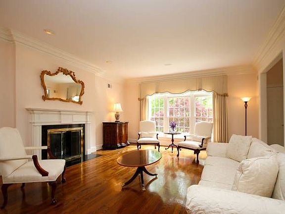 3rd image of 8404 Brookewood Ct