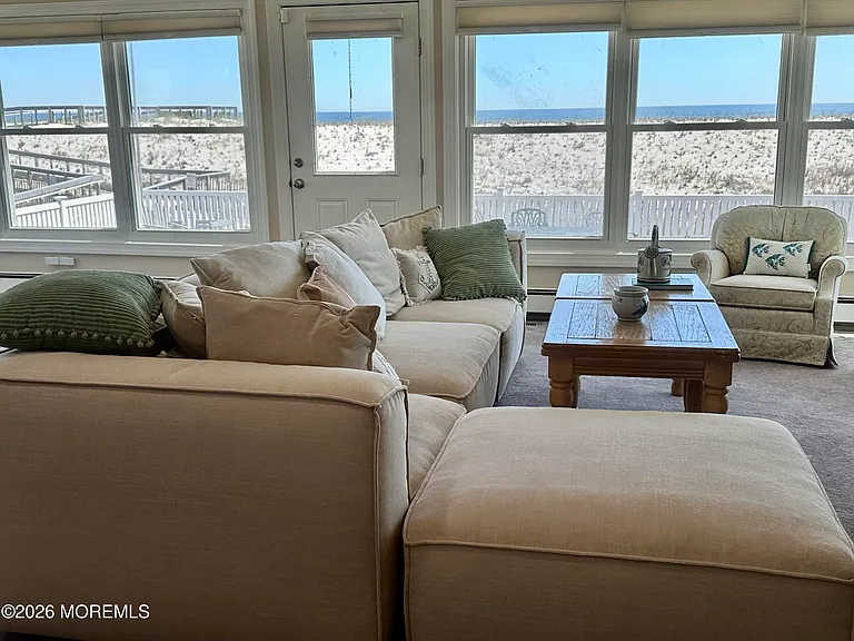2400 Ocean — Photo 11