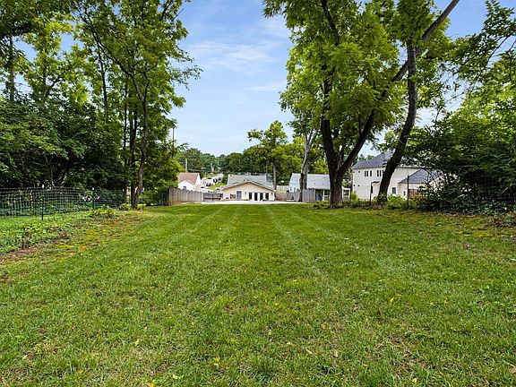 2nd image of 3813 Murphy Rd