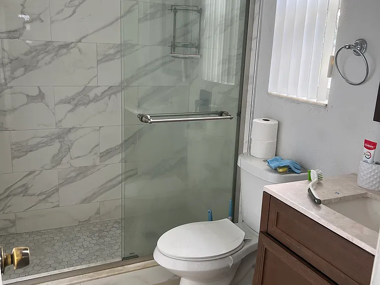 6621 SW 5th St — Photo 3