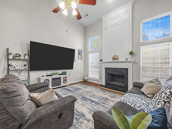 4th image of 106 Grayhawk Way
