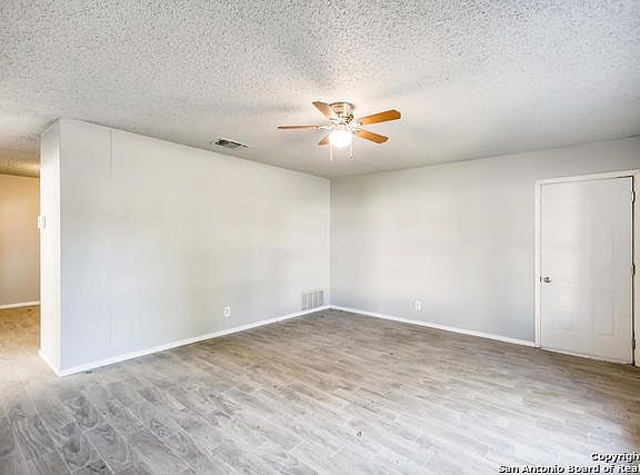 4th image of 4818 Borchers Dr