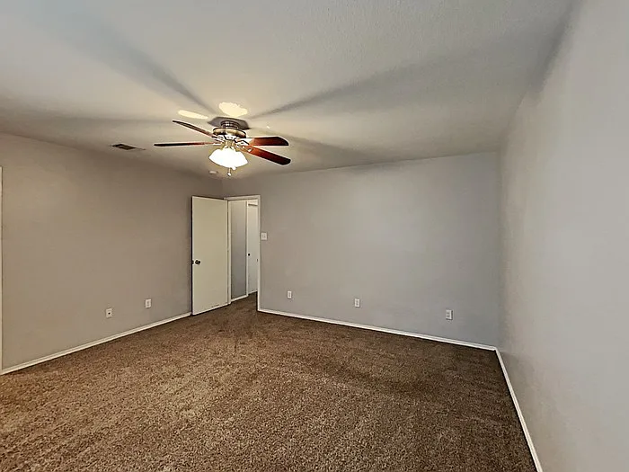 2101 Franks St — Photo 11