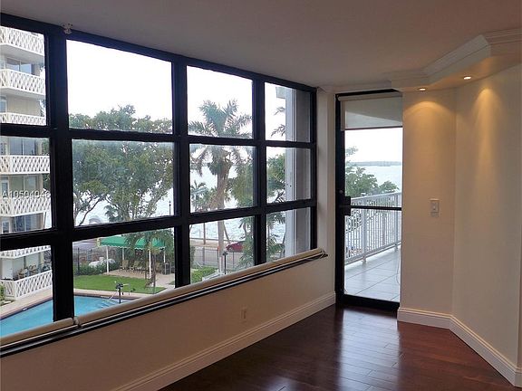 3rd image of 1440 Brickell Bay Dr APT 404