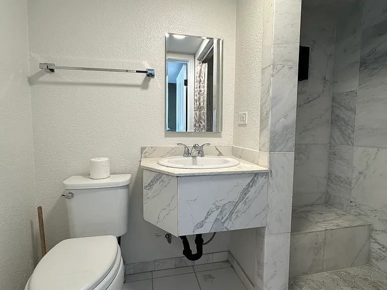 3030 Plaza St #2 — Photo 5