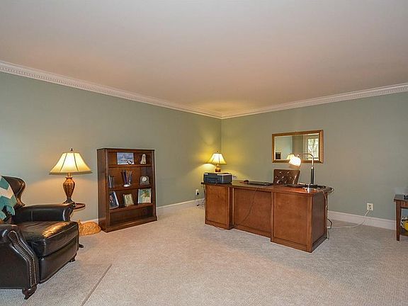 5th image of 380 Saddle Creek Cir