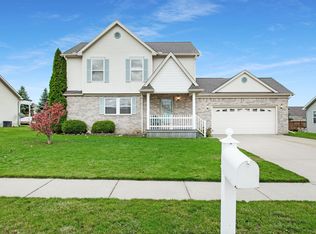 8918 Jacaranda Dr, Dimondale, MI 48821