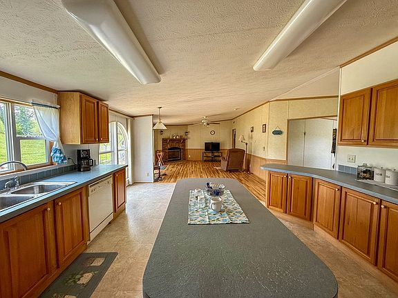 4th image of 184 Hazelnut Ln