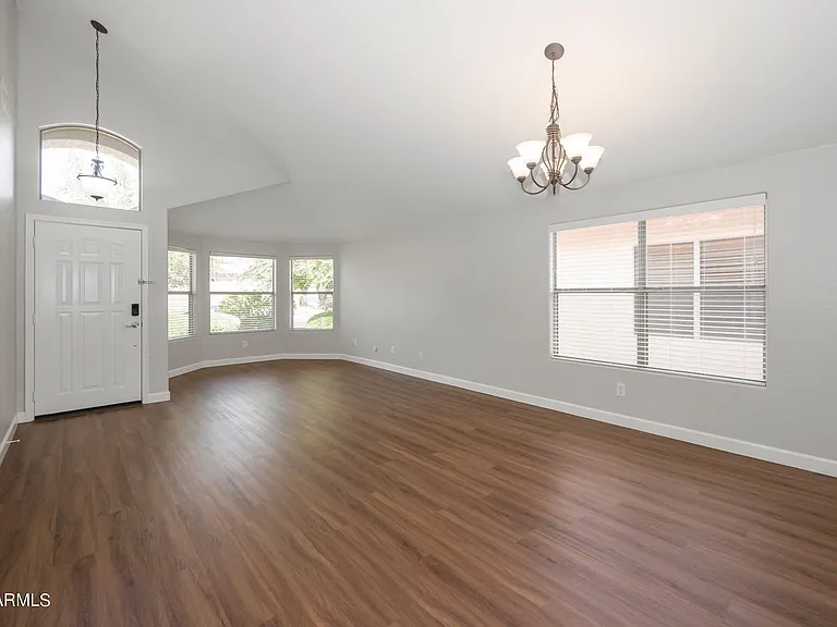 3827 E Monona Dr — Photo 4