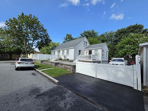 3rd image of 10 Wayne St