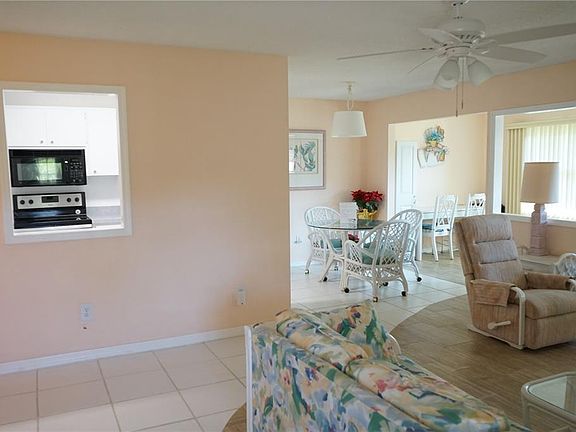 4th image of 1901 CANTERBURY LANE #4