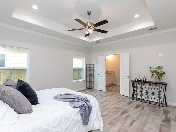 4th image of 137 Shoalwater Way