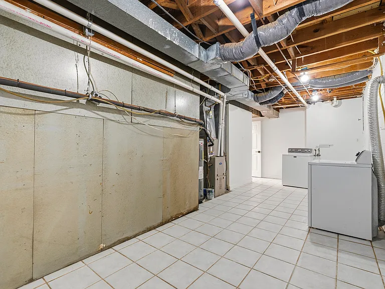 9220 Brian Dr — Photo 34