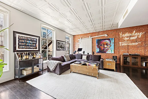 Rented by OFFICIAL | media 10