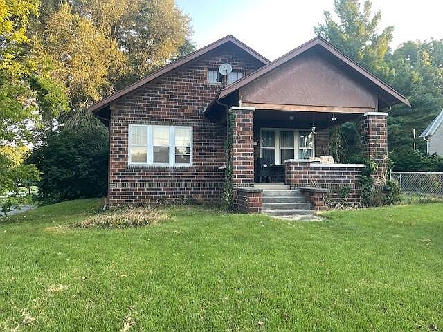 1st image of 301 E Virginia Rd