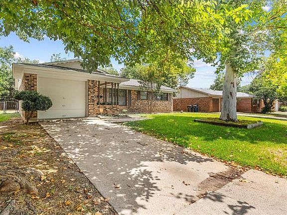 3rd image of 5821 Westhaven Dr