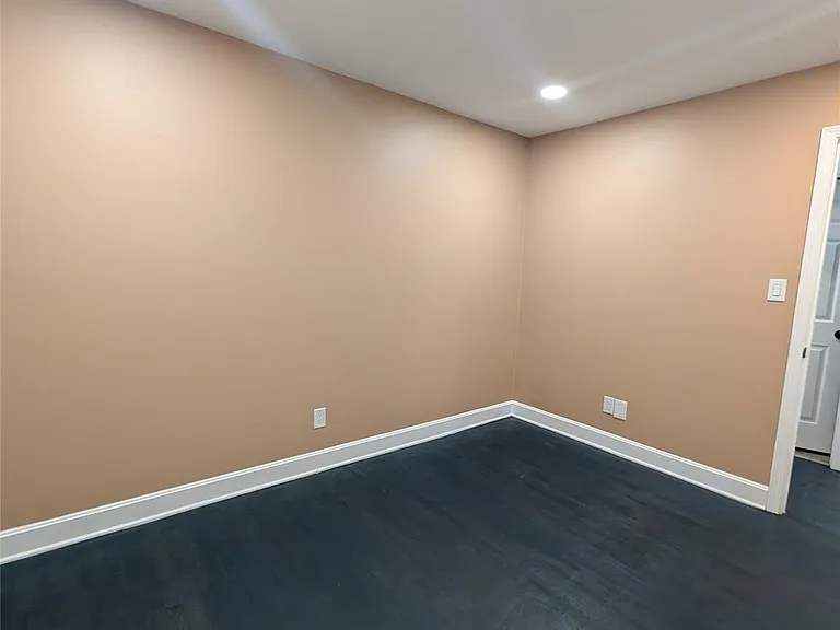 2800 Dalecrest Dr — Photo 9