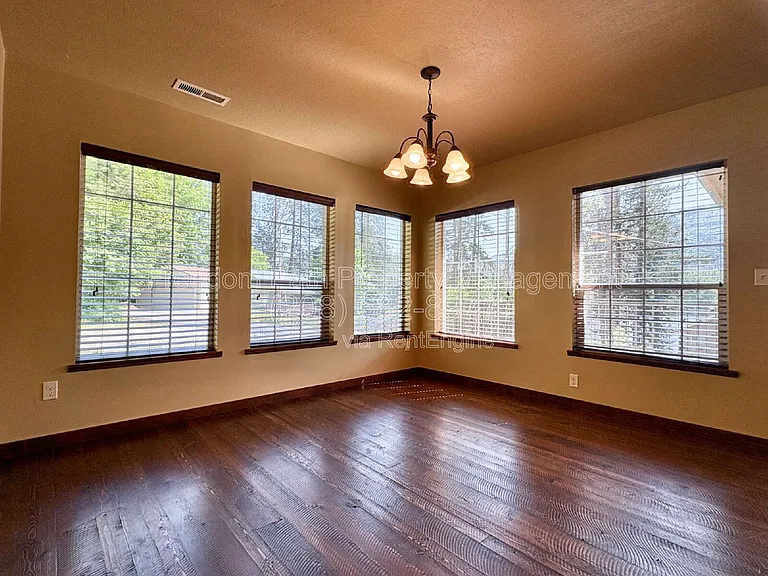 23732 N Lakeview Blvd — Photo 10
