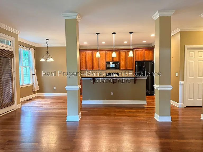616 Lake Artesia Ln — Photo 13