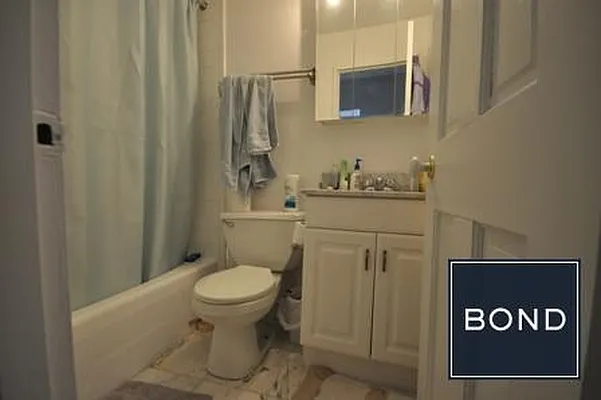 Rented by Bond New York | media 9