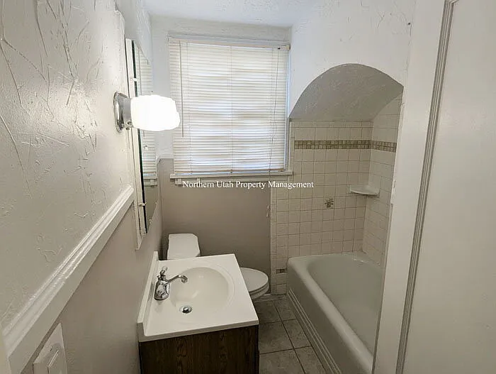 2761 Van Buren Ave #DOWN — Photo 9