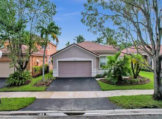 938 Bluewood Ter, Weston, FL 33327