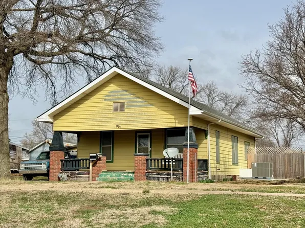 801 E Harvey Ave, Wellington, KS 67152