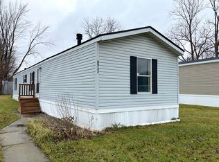 28542 N Maple St, Romulus, MI 48174