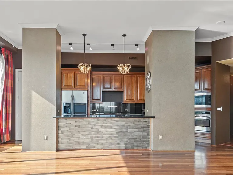 360 E Desert Inn Rd #403 — Photo 8