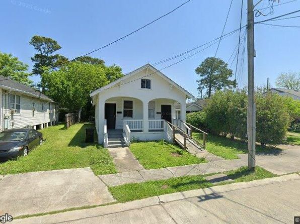 2211 Desire St