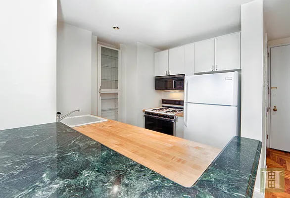 Rented by Halstead Real Estate | media 28