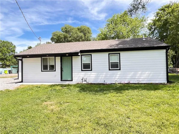 210 King Ave, Belton, MO 64012