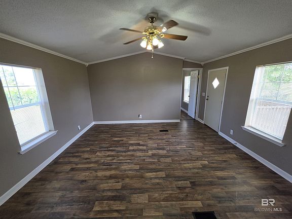 2nd image of 33163 Gilley Rd