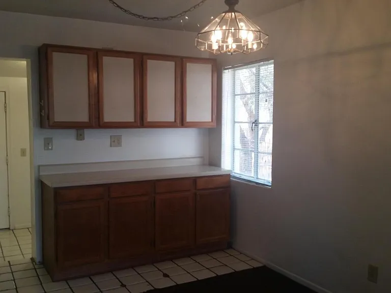 2825 N Park Ave — Photo 3