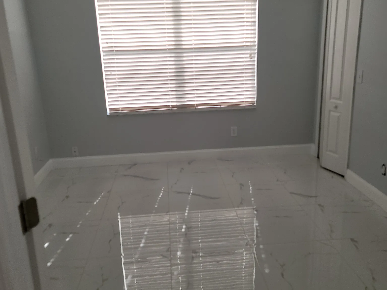 5 bed, 2.5 bath, 2310 sqft, $3,000 — Photo 4